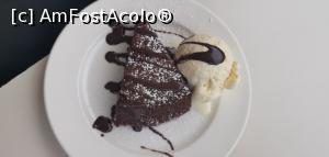 [P24] Desert la Heladeria din Plaza Vergin. » foto by Aurici
 - 
<span class="allrVoted glyphicon glyphicon-heart hidden" id="av1269553"></span>
<a class="m-l-10 hidden" id="sv1269553" onclick="voting_Foto_DelVot(,1269553,23168)" role="button">șterge vot <span class="glyphicon glyphicon-remove"></span></a>
<a id="v91269553" class=" c-red"  onclick="voting_Foto_SetVot(1269553)" role="button"><span class="glyphicon glyphicon-heart-empty"></span> <b>LIKE</b> = Votează poza</a> <img class="hidden"  id="f1269553W9" src="/imagini/loader.gif" border="0" /><span class="AjErrMes hidden" id="e1269553ErM"></span>