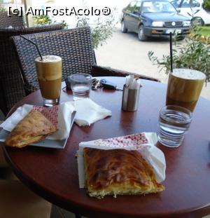 [P55] Ne omenim cu câte un frappe și o plăcintă la Bakery de pe șosea.  » foto by Carmen Ion
 - 
<span class="allrVoted glyphicon glyphicon-heart hidden" id="av1021046"></span>
<a class="m-l-10 hidden" id="sv1021046" onclick="voting_Foto_DelVot(,1021046,23176)" role="button">șterge vot <span class="glyphicon glyphicon-remove"></span></a>
<a id="v91021046" class=" c-red"  onclick="voting_Foto_SetVot(1021046)" role="button"><span class="glyphicon glyphicon-heart-empty"></span> <b>LIKE</b> = Votează poza</a> <img class="hidden"  id="f1021046W9" src="/imagini/loader.gif" border="0" /><span class="AjErrMes hidden" id="e1021046ErM"></span>