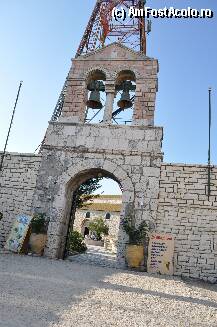 [P13] poarta de acces in curtea manastirii » foto by Sanziana
 - 
<span class="allrVoted glyphicon glyphicon-heart hidden" id="av101178"></span>
<a class="m-l-10 hidden" id="sv101178" onclick="voting_Foto_DelVot(,101178,23177)" role="button">șterge vot <span class="glyphicon glyphicon-remove"></span></a>
<a id="v9101178" class=" c-red"  onclick="voting_Foto_SetVot(101178)" role="button"><span class="glyphicon glyphicon-heart-empty"></span> <b>LIKE</b> = Votează poza</a> <img class="hidden"  id="f101178W9" src="/imagini/loader.gif" border="0" /><span class="AjErrMes hidden" id="e101178ErM"></span>