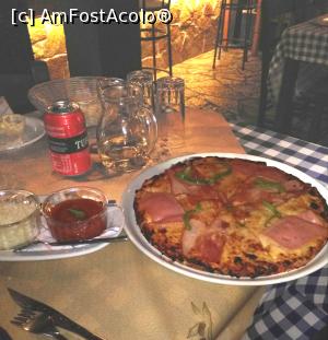 [P56] Taverna Malibu - infama pizza!!!  » foto by Carmen Ion
 - 
<span class="allrVoted glyphicon glyphicon-heart hidden" id="av1022359"></span>
<a class="m-l-10 hidden" id="sv1022359" onclick="voting_Foto_DelVot(,1022359,23183)" role="button">șterge vot <span class="glyphicon glyphicon-remove"></span></a>
<a id="v91022359" class=" c-red"  onclick="voting_Foto_SetVot(1022359)" role="button"><span class="glyphicon glyphicon-heart-empty"></span> <b>LIKE</b> = Votează poza</a> <img class="hidden"  id="f1022359W9" src="/imagini/loader.gif" border="0" /><span class="AjErrMes hidden" id="e1022359ErM"></span>