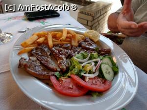[P19] Costițe de miel, Savvas. » foto by maryka
 - 
<span class="allrVoted glyphicon glyphicon-heart hidden" id="av1281490"></span>
<a class="m-l-10 hidden" id="sv1281490" onclick="voting_Foto_DelVot(,1281490,23184)" role="button">șterge vot <span class="glyphicon glyphicon-remove"></span></a>
<a id="v91281490" class=" c-red"  onclick="voting_Foto_SetVot(1281490)" role="button"><span class="glyphicon glyphicon-heart-empty"></span> <b>LIKE</b> = Votează poza</a> <img class="hidden"  id="f1281490W9" src="/imagini/loader.gif" border="0" /><span class="AjErrMes hidden" id="e1281490ErM"></span>