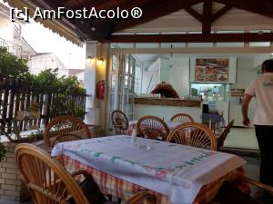 [P02] Taverna Savvas, interior, se vede cuptorul și bucătăria. » foto by maryka
 - 
<span class="allrVoted glyphicon glyphicon-heart hidden" id="av1281473"></span>
<a class="m-l-10 hidden" id="sv1281473" onclick="voting_Foto_DelVot(,1281473,23184)" role="button">șterge vot <span class="glyphicon glyphicon-remove"></span></a>
<a id="v91281473" class=" c-red"  onclick="voting_Foto_SetVot(1281473)" role="button"><span class="glyphicon glyphicon-heart-empty"></span> <b>LIKE</b> = Votează poza</a> <img class="hidden"  id="f1281473W9" src="/imagini/loader.gif" border="0" /><span class="AjErrMes hidden" id="e1281473ErM"></span>