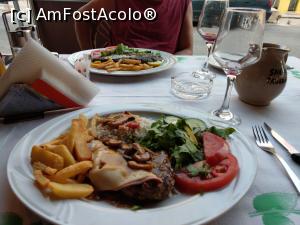 [P08] Una dintre cine, la taverna Savvas. » foto by maryka
 - 
<span class="allrVoted glyphicon glyphicon-heart hidden" id="av1281479"></span>
<a class="m-l-10 hidden" id="sv1281479" onclick="voting_Foto_DelVot(,1281479,23184)" role="button">șterge vot <span class="glyphicon glyphicon-remove"></span></a>
<a id="v91281479" class=" c-red"  onclick="voting_Foto_SetVot(1281479)" role="button"><span class="glyphicon glyphicon-heart-empty"></span> <b>LIKE</b> = Votează poza</a> <img class="hidden"  id="f1281479W9" src="/imagini/loader.gif" border="0" /><span class="AjErrMes hidden" id="e1281479ErM"></span>