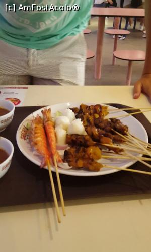 [P02] Satay by the Bay - satay asortate de pui, porc, vita si creveti cu orez si sos de arahide » foto by r-Uca
 - 
<span class="allrVoted glyphicon glyphicon-heart hidden" id="av973239"></span>
<a class="m-l-10 hidden" id="sv973239" onclick="voting_Foto_DelVot(,973239,23214)" role="button">șterge vot <span class="glyphicon glyphicon-remove"></span></a>
<a id="v9973239" class=" c-red"  onclick="voting_Foto_SetVot(973239)" role="button"><span class="glyphicon glyphicon-heart-empty"></span> <b>LIKE</b> = Votează poza</a> <img class="hidden"  id="f973239W9" src="/imagini/loader.gif" border="0" /><span class="AjErrMes hidden" id="e973239ErM"></span>
