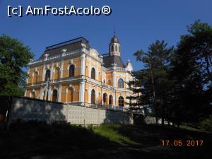 [P02] Hîncești - Palatul Manuc Bey văzut din afara curții.  » foto by iulianic
 - 
<span class="allrVoted glyphicon glyphicon-heart hidden" id="av859943"></span>
<a class="m-l-10 hidden" id="sv859943" onclick="voting_Foto_DelVot(,859943,23217)" role="button">șterge vot <span class="glyphicon glyphicon-remove"></span></a>
<a id="v9859943" class=" c-red"  onclick="voting_Foto_SetVot(859943)" role="button"><span class="glyphicon glyphicon-heart-empty"></span> <b>LIKE</b> = Votează poza</a> <img class="hidden"  id="f859943W9" src="/imagini/loader.gif" border="0" /><span class="AjErrMes hidden" id="e859943ErM"></span>