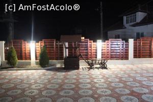[P19] Moieciu, Pensiunea Ayana Chic Villa, Nelipsitele obiecte decorative din lemn din zonele montane » foto by mprofeanu
 - 
<span class="allrVoted glyphicon glyphicon-heart hidden" id="av930431"></span>
<a class="m-l-10 hidden" id="sv930431" onclick="voting_Foto_DelVot(,930431,23230)" role="button">șterge vot <span class="glyphicon glyphicon-remove"></span></a>
<a id="v9930431" class=" c-red"  onclick="voting_Foto_SetVot(930431)" role="button"><span class="glyphicon glyphicon-heart-empty"></span> <b>LIKE</b> = Votează poza</a> <img class="hidden"  id="f930431W9" src="/imagini/loader.gif" border="0" /><span class="AjErrMes hidden" id="e930431ErM"></span>