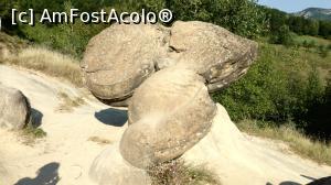 [P01] Formațiune de 3 trovanți lenticulari reprezentând 3 farfurii zburătoare care au zburat în formație strânsă » foto by Lucien
 - 
<span class="allrVoted glyphicon glyphicon-heart hidden" id="av1125811"></span>
<a class="m-l-10 hidden" id="sv1125811" onclick="voting_Foto_DelVot(,1125811,23238)" role="button">șterge vot <span class="glyphicon glyphicon-remove"></span></a>
<a id="v91125811" class=" c-red"  onclick="voting_Foto_SetVot(1125811)" role="button"><span class="glyphicon glyphicon-heart-empty"></span> <b>LIKE</b> = Votează poza</a> <img class="hidden"  id="f1125811W9" src="/imagini/loader.gif" border="0" /><span class="AjErrMes hidden" id="e1125811ErM"></span>
