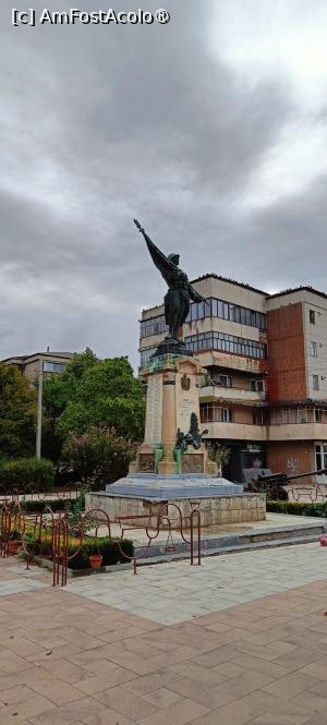 [P01] Monumentul Eroilor din Primul Război Mondial - Piața Libertății. » foto by tata123 🔱
 - 
<span class="allrVoted glyphicon glyphicon-heart hidden" id="av1469027"></span>
<a class="m-l-10 hidden" id="sv1469027" onclick="voting_Foto_DelVot(,1469027,23239)" role="button">șterge vot <span class="glyphicon glyphicon-remove"></span></a>
<a id="v91469027" class=" c-red"  onclick="voting_Foto_SetVot(1469027)" role="button"><span class="glyphicon glyphicon-heart-empty"></span> <b>LIKE</b> = Votează poza</a> <img class="hidden"  id="f1469027W9" src="/imagini/loader.gif" border="0" /><span class="AjErrMes hidden" id="e1469027ErM"></span>