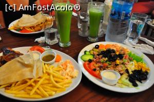[P17] salata de ton, pui fript, gatite rapid si servite la fel de rapid la Queen Ayola » foto by alunelu69
 - 
<span class="allrVoted glyphicon glyphicon-heart hidden" id="av956441"></span>
<a class="m-l-10 hidden" id="sv956441" onclick="voting_Foto_DelVot(,956441,23244)" role="button">șterge vot <span class="glyphicon glyphicon-remove"></span></a>
<a id="v9956441" class=" c-red"  onclick="voting_Foto_SetVot(956441)" role="button"><span class="glyphicon glyphicon-heart-empty"></span> <b>LIKE</b> = Votează poza</a> <img class="hidden"  id="f956441W9" src="/imagini/loader.gif" border="0" /><span class="AjErrMes hidden" id="e956441ErM"></span>
