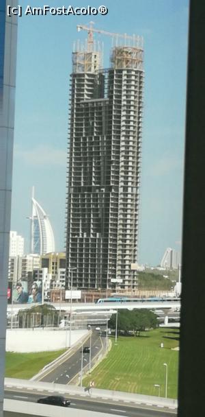 [P02] Burj al Arab vazut din camera » foto by PISICAANA
 - 
<span class="allrVoted glyphicon glyphicon-heart hidden" id="av1048787"></span>
<a class="m-l-10 hidden" id="sv1048787" onclick="voting_Foto_DelVot(,1048787,23257)" role="button">șterge vot <span class="glyphicon glyphicon-remove"></span></a>
<a id="v91048787" class=" c-red"  onclick="voting_Foto_SetVot(1048787)" role="button"><span class="glyphicon glyphicon-heart-empty"></span> <b>LIKE</b> = Votează poza</a> <img class="hidden"  id="f1048787W9" src="/imagini/loader.gif" border="0" /><span class="AjErrMes hidden" id="e1048787ErM"></span>