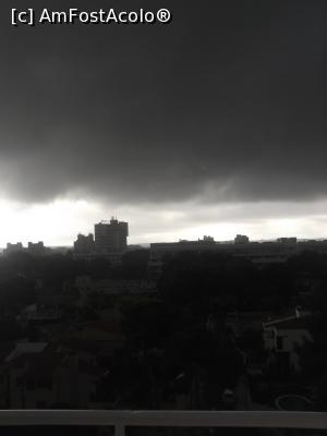 [P14] O furtună teribilă văzută din balcon, după ce ne refugiasem în cameră » foto by diacrys*
 - 
<span class="allrVoted glyphicon glyphicon-heart hidden" id="av934568"></span>
<a class="m-l-10 hidden" id="sv934568" onclick="voting_Foto_DelVot(,934568,23272)" role="button">șterge vot <span class="glyphicon glyphicon-remove"></span></a>
<a id="v9934568" class=" c-red"  onclick="voting_Foto_SetVot(934568)" role="button"><span class="glyphicon glyphicon-heart-empty"></span> <b>LIKE</b> = Votează poza</a> <img class="hidden"  id="f934568W9" src="/imagini/loader.gif" border="0" /><span class="AjErrMes hidden" id="e934568ErM"></span>