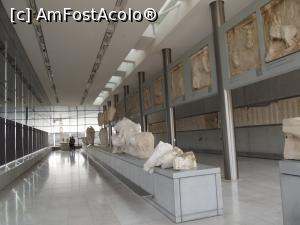 [P28] Etajul al treilea, metope » foto by irinad
 - 
<span class="allrVoted glyphicon glyphicon-heart hidden" id="av935118"></span>
<a class="m-l-10 hidden" id="sv935118" onclick="voting_Foto_DelVot(,935118,23284)" role="button">șterge vot <span class="glyphicon glyphicon-remove"></span></a>
<a id="v9935118" class=" c-red"  onclick="voting_Foto_SetVot(935118)" role="button"><span class="glyphicon glyphicon-heart-empty"></span> <b>LIKE</b> = Votează poza</a> <img class="hidden"  id="f935118W9" src="/imagini/loader.gif" border="0" /><span class="AjErrMes hidden" id="e935118ErM"></span>