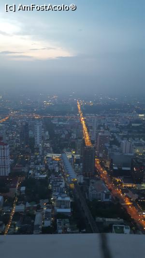 [P07] panorama la apus din Baiyoke Sky Tower » foto by r-Uca
 - 
<span class="allrVoted glyphicon glyphicon-heart hidden" id="av935134"></span>
<a class="m-l-10 hidden" id="sv935134" onclick="voting_Foto_DelVot(,935134,23285)" role="button">șterge vot <span class="glyphicon glyphicon-remove"></span></a>
<a id="v9935134" class=" c-red"  onclick="voting_Foto_SetVot(935134)" role="button"><span class="glyphicon glyphicon-heart-empty"></span> <b>LIKE</b> = Votează poza</a> <img class="hidden"  id="f935134W9" src="/imagini/loader.gif" border="0" /><span class="AjErrMes hidden" id="e935134ErM"></span>