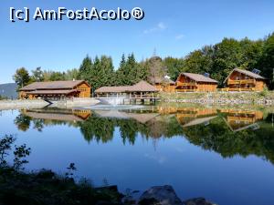 [P03] Cota 1000 Șuior - restaurantul, cabanele și fântâna arteziană » foto by Cris
 - 
<span class="allrVoted glyphicon glyphicon-heart hidden" id="av936501"></span>
<a class="m-l-10 hidden" id="sv936501" onclick="voting_Foto_DelVot(,936501,23290)" role="button">șterge vot <span class="glyphicon glyphicon-remove"></span></a>
<a id="v9936501" class=" c-red"  onclick="voting_Foto_SetVot(936501)" role="button"><span class="glyphicon glyphicon-heart-empty"></span> <b>LIKE</b> = Votează poza</a> <img class="hidden"  id="f936501W9" src="/imagini/loader.gif" border="0" /><span class="AjErrMes hidden" id="e936501ErM"></span>