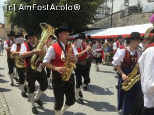 [P25] Kaiserfest - Chiar daca parada in sine se terminase, trupele au tot umblat in zona festivalului si cantau in continuare » foto by mishu
 - 
<span class="allrVoted glyphicon glyphicon-heart hidden" id="av981202"></span>
<a class="m-l-10 hidden" id="sv981202" onclick="voting_Foto_DelVot(,981202,23293)" role="button">șterge vot <span class="glyphicon glyphicon-remove"></span></a>
<a id="v9981202" class=" c-red"  onclick="voting_Foto_SetVot(981202)" role="button"><span class="glyphicon glyphicon-heart-empty"></span> <b>LIKE</b> = Votează poza</a> <img class="hidden"  id="f981202W9" src="/imagini/loader.gif" border="0" /><span class="AjErrMes hidden" id="e981202ErM"></span>