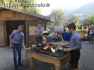 [P40] Barbati la cratita, pardon la tigaie » foto by mishu
 - 
<span class="allrVoted glyphicon glyphicon-heart hidden" id="av1015810"></span>
<a class="m-l-10 hidden" id="sv1015810" onclick="voting_Foto_DelVot(,1015810,23296)" role="button">șterge vot <span class="glyphicon glyphicon-remove"></span></a>
<a id="v91015810" class=" c-red"  onclick="voting_Foto_SetVot(1015810)" role="button"><span class="glyphicon glyphicon-heart-empty"></span> <b>LIKE</b> = Votează poza</a> <img class="hidden"  id="f1015810W9" src="/imagini/loader.gif" border="0" /><span class="AjErrMes hidden" id="e1015810ErM"></span>