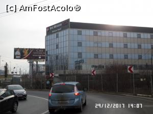 [P01] Hotelul Best Western Plus Briston și panoul reclamă pentru a face o vizită restaurantului său » foto by Alina53
 - 
<span class="allrVoted glyphicon glyphicon-heart hidden" id="av936991"></span>
<a class="m-l-10 hidden" id="sv936991" onclick="voting_Foto_DelVot(,936991,23318)" role="button">șterge vot <span class="glyphicon glyphicon-remove"></span></a>
<a id="v9936991" class=" c-red"  onclick="voting_Foto_SetVot(936991)" role="button"><span class="glyphicon glyphicon-heart-empty"></span> <b>LIKE</b> = Votează poza</a> <img class="hidden"  id="f936991W9" src="/imagini/loader.gif" border="0" /><span class="AjErrMes hidden" id="e936991ErM"></span>