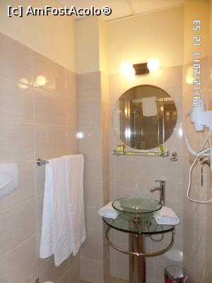 [P13] Chiuveta deosebită din baie » foto by Alina53
 - 
<span class="allrVoted glyphicon glyphicon-heart hidden" id="av937003"></span>
<a class="m-l-10 hidden" id="sv937003" onclick="voting_Foto_DelVot(,937003,23318)" role="button">șterge vot <span class="glyphicon glyphicon-remove"></span></a>
<a id="v9937003" class=" c-red"  onclick="voting_Foto_SetVot(937003)" role="button"><span class="glyphicon glyphicon-heart-empty"></span> <b>LIKE</b> = Votează poza</a> <img class="hidden"  id="f937003W9" src="/imagini/loader.gif" border="0" /><span class="AjErrMes hidden" id="e937003ErM"></span>