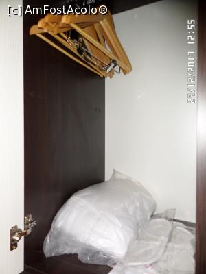 [P19] Să tragem o privire și in dulap - halate și papuci de unică folosință » foto by Alina53
 - 
<span class="allrVoted glyphicon glyphicon-heart hidden" id="av937009"></span>
<a class="m-l-10 hidden" id="sv937009" onclick="voting_Foto_DelVot(,937009,23318)" role="button">șterge vot <span class="glyphicon glyphicon-remove"></span></a>
<a id="v9937009" class=" c-red"  onclick="voting_Foto_SetVot(937009)" role="button"><span class="glyphicon glyphicon-heart-empty"></span> <b>LIKE</b> = Votează poza</a> <img class="hidden"  id="f937009W9" src="/imagini/loader.gif" border="0" /><span class="AjErrMes hidden" id="e937009ErM"></span>