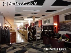 [P06] O parte din lobby, continuându-se cu spațiul ocupat de restaurant » foto by Alina53
 - 
<span class="allrVoted glyphicon glyphicon-heart hidden" id="av936996"></span>
<a class="m-l-10 hidden" id="sv936996" onclick="voting_Foto_DelVot(,936996,23318)" role="button">șterge vot <span class="glyphicon glyphicon-remove"></span></a>
<a id="v9936996" class=" c-red"  onclick="voting_Foto_SetVot(936996)" role="button"><span class="glyphicon glyphicon-heart-empty"></span> <b>LIKE</b> = Votează poza</a> <img class="hidden"  id="f936996W9" src="/imagini/loader.gif" border="0" /><span class="AjErrMes hidden" id="e936996ErM"></span>