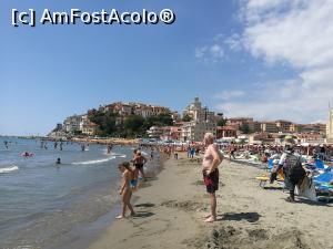 [P27] Una din plajele private din Imperia; pe fundal, orașul vechi » foto by crismis
 - 
<span class="allrVoted glyphicon glyphicon-heart hidden" id="av937236"></span>
<a class="m-l-10 hidden" id="sv937236" onclick="voting_Foto_DelVot(,937236,23332)" role="button">șterge vot <span class="glyphicon glyphicon-remove"></span></a>
<a id="v9937236" class=" c-red"  onclick="voting_Foto_SetVot(937236)" role="button"><span class="glyphicon glyphicon-heart-empty"></span> <b>LIKE</b> = Votează poza</a> <img class="hidden"  id="f937236W9" src="/imagini/loader.gif" border="0" /><span class="AjErrMes hidden" id="e937236ErM"></span>