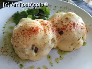 [P19] Cafeneaua Moorings; ouă Benedict » foto by crismis
 - 
<span class="allrVoted glyphicon glyphicon-heart hidden" id="av952556"></span>
<a class="m-l-10 hidden" id="sv952556" onclick="voting_Foto_DelVot(,952556,23346)" role="button">șterge vot <span class="glyphicon glyphicon-remove"></span></a>
<a id="v9952556" class=" c-red"  onclick="voting_Foto_SetVot(952556)" role="button"><span class="glyphicon glyphicon-heart-empty"></span> <b>LIKE</b> = Votează poza</a> <img class="hidden"  id="f952556W9" src="/imagini/loader.gif" border="0" /><span class="AjErrMes hidden" id="e952556ErM"></span>