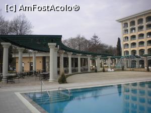 [P19] curtea interioara cu piscinele, barul » foto by ceasornicarul
 - 
<span class="allrVoted glyphicon glyphicon-heart hidden" id="av1059283"></span>
<a class="m-l-10 hidden" id="sv1059283" onclick="voting_Foto_DelVot(,1059283,23367)" role="button">șterge vot <span class="glyphicon glyphicon-remove"></span></a>
<a id="v91059283" class=" c-red"  onclick="voting_Foto_SetVot(1059283)" role="button"><span class="glyphicon glyphicon-heart-empty"></span> <b>LIKE</b> = Votează poza</a> <img class="hidden"  id="f1059283W9" src="/imagini/loader.gif" border="0" /><span class="AjErrMes hidden" id="e1059283ErM"></span>