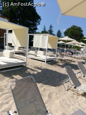 [P16] Plaja. Doar sezlongurile se puteau utiliza de catre turisti. Acele 6 paturi amenajate erau doar pentru bosii din hotel... care n-au fost vazuti de noi pe plaja...  » foto by Ohrana*
 - 
<span class="allrVoted glyphicon glyphicon-heart hidden" id="av1006604"></span>
<a class="m-l-10 hidden" id="sv1006604" onclick="voting_Foto_DelVot(,1006604,23367)" role="button">șterge vot <span class="glyphicon glyphicon-remove"></span></a>
<a id="v91006604" class=" c-red"  onclick="voting_Foto_SetVot(1006604)" role="button"><span class="glyphicon glyphicon-heart-empty"></span> <b>LIKE</b> = Votează poza</a> <img class="hidden"  id="f1006604W9" src="/imagini/loader.gif" border="0" /><span class="AjErrMes hidden" id="e1006604ErM"></span>