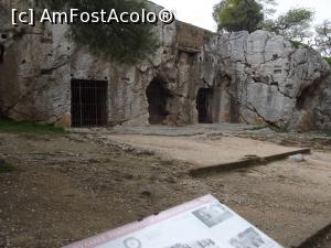 [P23] Închisoarea lui Socrate. Colina Filopappou » foto by irinad
 - 
<span class="allrVoted glyphicon glyphicon-heart hidden" id="av931327"></span>
<a class="m-l-10 hidden" id="sv931327" onclick="voting_Foto_DelVot(,931327,23384)" role="button">șterge vot <span class="glyphicon glyphicon-remove"></span></a>
<a id="v9931327" class=" c-red"  onclick="voting_Foto_SetVot(931327)" role="button"><span class="glyphicon glyphicon-heart-empty"></span> <b>LIKE</b> = Votează poza</a> <img class="hidden"  id="f931327W9" src="/imagini/loader.gif" border="0" /><span class="AjErrMes hidden" id="e931327ErM"></span>