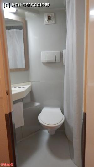 [P15] Vedere în interiorul băii » foto by Costi
 - 
<span class="allrVoted glyphicon glyphicon-heart hidden" id="av941417"></span>
<a class="m-l-10 hidden" id="sv941417" onclick="voting_Foto_DelVot(,941417,23385)" role="button">șterge vot <span class="glyphicon glyphicon-remove"></span></a>
<a id="v9941417" class=" c-red"  onclick="voting_Foto_SetVot(941417)" role="button"><span class="glyphicon glyphicon-heart-empty"></span> <b>LIKE</b> = Votează poza</a> <img class="hidden"  id="f941417W9" src="/imagini/loader.gif" border="0" /><span class="AjErrMes hidden" id="e941417ErM"></span>