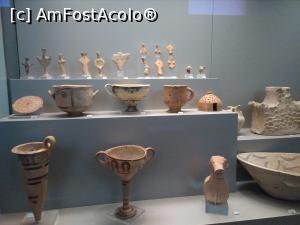 [P14] Figurine și vase de lut din Phylakopi, Insula Milos » foto by Carmen Ion
 - 
<span class="allrVoted glyphicon glyphicon-heart hidden" id="av1044018"></span>
<a class="m-l-10 hidden" id="sv1044018" onclick="voting_Foto_DelVot(,1044018,23398)" role="button">șterge vot <span class="glyphicon glyphicon-remove"></span></a>
<a id="v91044018" class=" c-red"  onclick="voting_Foto_SetVot(1044018)" role="button"><span class="glyphicon glyphicon-heart-empty"></span> <b>LIKE</b> = Votează poza</a> <img class="hidden"  id="f1044018W9" src="/imagini/loader.gif" border="0" /><span class="AjErrMes hidden" id="e1044018ErM"></span>