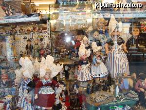[P16] Costume traditionale din Volendam, imi plac bonetele tuguiate ale fetelor.  » foto by mireille
 - 
<span class="allrVoted glyphicon glyphicon-heart hidden" id="av585845"></span>
<a class="m-l-10 hidden" id="sv585845" onclick="voting_Foto_DelVot(,585845,23417)" role="button">șterge vot <span class="glyphicon glyphicon-remove"></span></a>
<a id="v9585845" class=" c-red"  onclick="voting_Foto_SetVot(585845)" role="button"><span class="glyphicon glyphicon-heart-empty"></span> <b>LIKE</b> = Votează poza</a> <img class="hidden"  id="f585845W9" src="/imagini/loader.gif" border="0" /><span class="AjErrMes hidden" id="e585845ErM"></span>