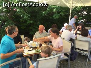 [P24] Restaurant “La Zill”- prieteni la terasa » foto by mishu
 - 
<span class="allrVoted glyphicon glyphicon-heart hidden" id="av1206225"></span>
<a class="m-l-10 hidden" id="sv1206225" onclick="voting_Foto_DelVot(,1206225,23419)" role="button">șterge vot <span class="glyphicon glyphicon-remove"></span></a>
<a id="v91206225" class=" c-red"  onclick="voting_Foto_SetVot(1206225)" role="button"><span class="glyphicon glyphicon-heart-empty"></span> <b>LIKE</b> = Votează poza</a> <img class="hidden"  id="f1206225W9" src="/imagini/loader.gif" border="0" /><span class="AjErrMes hidden" id="e1206225ErM"></span>