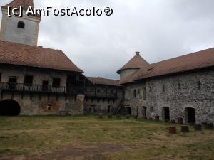 [P06] Castelul S&uuml;k&ouml;sd-Bethlen - &Icirc;n curtea interioară. » foto by iulianic
 - 
<span class="allrVoted glyphicon glyphicon-heart hidden" id="av1317590"></span>
<a class="m-l-10 hidden" id="sv1317590" onclick="voting_Foto_DelVot(,1317590,23427)" role="button">șterge vot <span class="glyphicon glyphicon-remove"></span></a>
<a id="v91317590" class=" c-red"  onclick="voting_Foto_SetVot(1317590)" role="button"><span class="glyphicon glyphicon-heart-empty"></span> <b>LIKE</b> = Votează poza</a> <img class="hidden"  id="f1317590W9" src="/imagini/loader.gif" border="0" /><span class="AjErrMes hidden" id="e1317590ErM"></span>