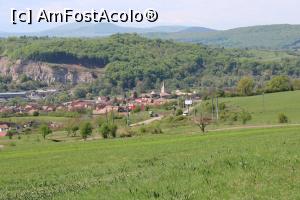 [P02] Satul Racoș văzut de la parcarea de l&acirc;ngă Vulcanul Racoș, frumos se vede Castelul S&uuml;k&ouml;sd-Bethlen, doar de aici se fac frumoase poze cu satul » foto by mprofeanu
 - 
<span class="allrVoted glyphicon glyphicon-heart hidden" id="av1167749"></span>
<a class="m-l-10 hidden" id="sv1167749" onclick="voting_Foto_DelVot(,1167749,23427)" role="button">șterge vot <span class="glyphicon glyphicon-remove"></span></a>
<a id="v91167749" class=" c-red"  onclick="voting_Foto_SetVot(1167749)" role="button"><span class="glyphicon glyphicon-heart-empty"></span> <b>LIKE</b> = Votează poza</a> <img class="hidden"  id="f1167749W9" src="/imagini/loader.gif" border="0" /><span class="AjErrMes hidden" id="e1167749ErM"></span>