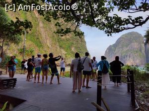 [P15] Maya Bay; la punctul de belvedere » foto by crismis
 - 
<span class="allrVoted glyphicon glyphicon-heart hidden" id="av1368917"></span>
<a class="m-l-10 hidden" id="sv1368917" onclick="voting_Foto_DelVot(,1368917,23453)" role="button">șterge vot <span class="glyphicon glyphicon-remove"></span></a>
<a id="v91368917" class=" c-red"  onclick="voting_Foto_SetVot(1368917)" role="button"><span class="glyphicon glyphicon-heart-empty"></span> <b>LIKE</b> = Votează poza</a> <img class="hidden"  id="f1368917W9" src="/imagini/loader.gif" border="0" /><span class="AjErrMes hidden" id="e1368917ErM"></span>