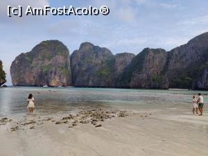[P18] Superba Maya Bay! » foto by crismis
 - 
<span class="allrVoted glyphicon glyphicon-heart hidden" id="av1368920"></span>
<a class="m-l-10 hidden" id="sv1368920" onclick="voting_Foto_DelVot(,1368920,23453)" role="button">șterge vot <span class="glyphicon glyphicon-remove"></span></a>
<a id="v91368920" class=" c-red"  onclick="voting_Foto_SetVot(1368920)" role="button"><span class="glyphicon glyphicon-heart-empty"></span> <b>LIKE</b> = Votează poza</a> <img class="hidden"  id="f1368920W9" src="/imagini/loader.gif" border="0" /><span class="AjErrMes hidden" id="e1368920ErM"></span>