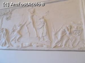 [P05] Friză albă de Canova » foto by mihaelavoicu
 - 
<span class="allrVoted glyphicon glyphicon-heart hidden" id="av944861"></span>
<a class="m-l-10 hidden" id="sv944861" onclick="voting_Foto_DelVot(,944861,23454)" role="button">șterge vot <span class="glyphicon glyphicon-remove"></span></a>
<a id="v9944861" class=" c-red"  onclick="voting_Foto_SetVot(944861)" role="button"><span class="glyphicon glyphicon-heart-empty"></span> <b>LIKE</b> = Votează poza</a> <img class="hidden"  id="f944861W9" src="/imagini/loader.gif" border="0" /><span class="AjErrMes hidden" id="e944861ErM"></span>