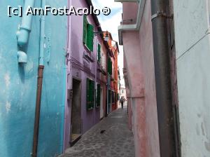 [P07] Străduță în Burano.  » foto by mihaelavoicu
 - 
<span class="allrVoted glyphicon glyphicon-heart hidden" id="av980930"></span>
<a class="m-l-10 hidden" id="sv980930" onclick="voting_Foto_DelVot(,980930,23454)" role="button">șterge vot <span class="glyphicon glyphicon-remove"></span></a>
<a id="v9980930" class=" c-red"  onclick="voting_Foto_SetVot(980930)" role="button"><span class="glyphicon glyphicon-heart-empty"></span> <b>LIKE</b> = Votează poza</a> <img class="hidden"  id="f980930W9" src="/imagini/loader.gif" border="0" /><span class="AjErrMes hidden" id="e980930ErM"></span>