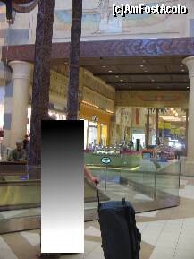 [P14] Ibm Battuta Mall, DUbai - intrarea in alta zona » foto by AndreeaG
 - 
<span class="allrVoted glyphicon glyphicon-heart hidden" id="av288084"></span>
<a class="m-l-10 hidden" id="sv288084" onclick="voting_Foto_DelVot(,288084,23467)" role="button">șterge vot <span class="glyphicon glyphicon-remove"></span></a>
<a id="v9288084" class=" c-red"  onclick="voting_Foto_SetVot(288084)" role="button"><span class="glyphicon glyphicon-heart-empty"></span> <b>LIKE</b> = Votează poza</a> <img class="hidden"  id="f288084W9" src="/imagini/loader.gif" border="0" /><span class="AjErrMes hidden" id="e288084ErM"></span>