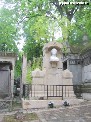 [P07] Monumentul lui Alfred de Musset » foto by Michi
 - 
<span class="allrVoted glyphicon glyphicon-heart hidden" id="av517612"></span>
<a class="m-l-10 hidden" id="sv517612" onclick="voting_Foto_DelVot(,517612,23478)" role="button">șterge vot <span class="glyphicon glyphicon-remove"></span></a>
<a id="v9517612" class=" c-red"  onclick="voting_Foto_SetVot(517612)" role="button"><span class="glyphicon glyphicon-heart-empty"></span> <b>LIKE</b> = Votează poza</a> <img class="hidden"  id="f517612W9" src="/imagini/loader.gif" border="0" /><span class="AjErrMes hidden" id="e517612ErM"></span>