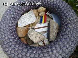 [P10] Am lăsat o bucățică de tricolor marelui Brâncuși.  » foto by mihaelavoicu
 - 
<span class="allrVoted glyphicon glyphicon-heart hidden" id="av946200"></span>
<a class="m-l-10 hidden" id="sv946200" onclick="voting_Foto_DelVot(,946200,23478)" role="button">șterge vot <span class="glyphicon glyphicon-remove"></span></a>
<a id="v9946200" class=" c-red"  onclick="voting_Foto_SetVot(946200)" role="button"><span class="glyphicon glyphicon-heart-empty"></span> <b>LIKE</b> = Votează poza</a> <img class="hidden"  id="f946200W9" src="/imagini/loader.gif" border="0" /><span class="AjErrMes hidden" id="e946200ErM"></span>