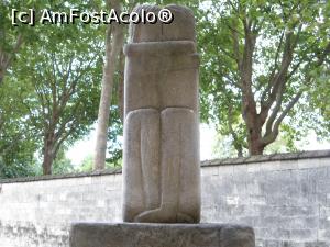[P20] ”Sărutul” lui Brâncuși. Cimitirul Montparnasse, Paris.  » foto by mihaelavoicu
 - 
<span class="allrVoted glyphicon glyphicon-heart hidden" id="av946228"></span>
<a class="m-l-10 hidden" id="sv946228" onclick="voting_Foto_DelVot(,946228,23478)" role="button">șterge vot <span class="glyphicon glyphicon-remove"></span></a>
<a id="v9946228" class=" c-red"  onclick="voting_Foto_SetVot(946228)" role="button"><span class="glyphicon glyphicon-heart-empty"></span> <b>LIKE</b> = Votează poza</a> <img class="hidden"  id="f946228W9" src="/imagini/loader.gif" border="0" /><span class="AjErrMes hidden" id="e946228ErM"></span>