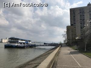 [P03] Hotel Djerdap Kladovo, o surpriză plăcută - vedere de pe faleza Dunării cu hotelul şi vaporaşul acestuia » foto by nicole33
 - 
<span class="allrVoted glyphicon glyphicon-heart hidden" id="av995178"></span>
<a class="m-l-10 hidden" id="sv995178" onclick="voting_Foto_DelVot(,995178,23500)" role="button">șterge vot <span class="glyphicon glyphicon-remove"></span></a>
<a id="v9995178" class=" c-red"  onclick="voting_Foto_SetVot(995178)" role="button"><span class="glyphicon glyphicon-heart-empty"></span> <b>LIKE</b> = Votează poza</a> <img class="hidden"  id="f995178W9" src="/imagini/loader.gif" border="0" /><span class="AjErrMes hidden" id="e995178ErM"></span>