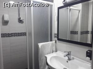 [P24] Baia cu cabină de duș.  » foto by Aurici
 - 
<span class="allrVoted glyphicon glyphicon-heart hidden" id="av1046775"></span>
<a class="m-l-10 hidden" id="sv1046775" onclick="voting_Foto_DelVot(,1046775,23500)" role="button">șterge vot <span class="glyphicon glyphicon-remove"></span></a>
<a id="v91046775" class=" c-red"  onclick="voting_Foto_SetVot(1046775)" role="button"><span class="glyphicon glyphicon-heart-empty"></span> <b>LIKE</b> = Votează poza</a> <img class="hidden"  id="f1046775W9" src="/imagini/loader.gif" border="0" /><span class="AjErrMes hidden" id="e1046775ErM"></span>