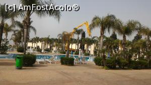 [P18] piscina si utilajul cu care se lucra de zor la pensiunea de vis-a vis » foto by adn mar
 - 
<span class="allrVoted glyphicon glyphicon-heart hidden" id="av950444"></span>
<a class="m-l-10 hidden" id="sv950444" onclick="voting_Foto_DelVot(,950444,23539)" role="button">șterge vot <span class="glyphicon glyphicon-remove"></span></a>
<a id="v9950444" class=" c-red"  onclick="voting_Foto_SetVot(950444)" role="button"><span class="glyphicon glyphicon-heart-empty"></span> <b>LIKE</b> = Votează poza</a> <img class="hidden"  id="f950444W9" src="/imagini/loader.gif" border="0" /><span class="AjErrMes hidden" id="e950444ErM"></span>