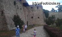 [P13] Aleea de ieşire şi zidul exterior din Cetatea Eger. Eger, Ungaria.  » foto by traian.leuca †
 - 
<span class="allrVoted glyphicon glyphicon-heart hidden" id="av490598"></span>
<a class="m-l-10 hidden" id="sv490598" onclick="voting_Foto_DelVot(,490598,23543)" role="button">șterge vot <span class="glyphicon glyphicon-remove"></span></a>
<a id="v9490598" class=" c-red"  onclick="voting_Foto_SetVot(490598)" role="button"><span class="glyphicon glyphicon-heart-empty"></span> <b>LIKE</b> = Votează poza</a> <img class="hidden"  id="f490598W9" src="/imagini/loader.gif" border="0" /><span class="AjErrMes hidden" id="e490598ErM"></span>