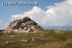 [P17] Drumeție pe lângă apa Blandianei până la Piatra Tomii - monolitul mijlociu (regret, nu știu ce nume are...)  » foto by Dragoș_MD
 - 
<span class="allrVoted glyphicon glyphicon-heart hidden" id="av942342"></span>
<a class="m-l-10 hidden" id="sv942342" onclick="voting_Foto_DelVot(,942342,23551)" role="button">șterge vot <span class="glyphicon glyphicon-remove"></span></a>
<a id="v9942342" class=" c-red"  onclick="voting_Foto_SetVot(942342)" role="button"><span class="glyphicon glyphicon-heart-empty"></span> <b>LIKE</b> = Votează poza</a> <img class="hidden"  id="f942342W9" src="/imagini/loader.gif" border="0" /><span class="AjErrMes hidden" id="e942342ErM"></span>