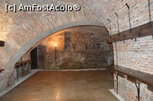 [P11] În beci la Castelul Bethlen-Haller din comuna Cetatea de Baltă, jud. Alba.  » foto by traian.leuca †
 - 
<span class="allrVoted glyphicon glyphicon-heart hidden" id="av951069"></span>
<a class="m-l-10 hidden" id="sv951069" onclick="voting_Foto_DelVot(,951069,23551)" role="button">șterge vot <span class="glyphicon glyphicon-remove"></span></a>
<a id="v9951069" class=" c-red"  onclick="voting_Foto_SetVot(951069)" role="button"><span class="glyphicon glyphicon-heart-empty"></span> <b>LIKE</b> = Votează poza</a> <img class="hidden"  id="f951069W9" src="/imagini/loader.gif" border="0" /><span class="AjErrMes hidden" id="e951069ErM"></span>