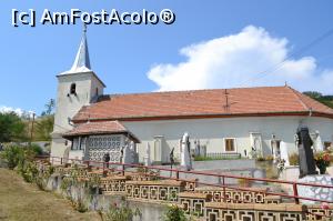 [P17] Biserica ortodoxă Vurpăr » foto by AZE
 - 
<span class="allrVoted glyphicon glyphicon-heart hidden" id="av1015298"></span>
<a class="m-l-10 hidden" id="sv1015298" onclick="voting_Foto_DelVot(,1015298,23551)" role="button">șterge vot <span class="glyphicon glyphicon-remove"></span></a>
<a id="v91015298" class=" c-red"  onclick="voting_Foto_SetVot(1015298)" role="button"><span class="glyphicon glyphicon-heart-empty"></span> <b>LIKE</b> = Votează poza</a> <img class="hidden"  id="f1015298W9" src="/imagini/loader.gif" border="0" /><span class="AjErrMes hidden" id="e1015298ErM"></span>